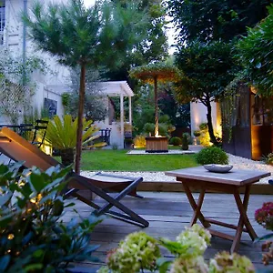 Du Square, Luxury France